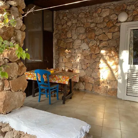 Villaggio La Roccia 2*