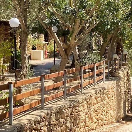 Villaggio La Roccia Campsite 2*