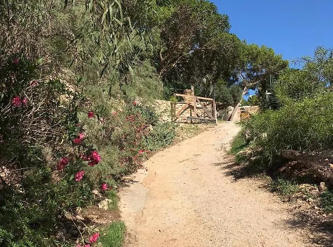 Campsite Villaggio La Roccia 2*